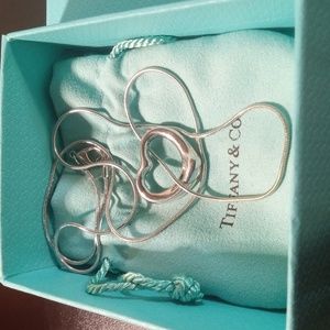 WOMEN'S TIFFANY AND CO SILVER NECKLACE WITH HEART SHAPED PENDANT